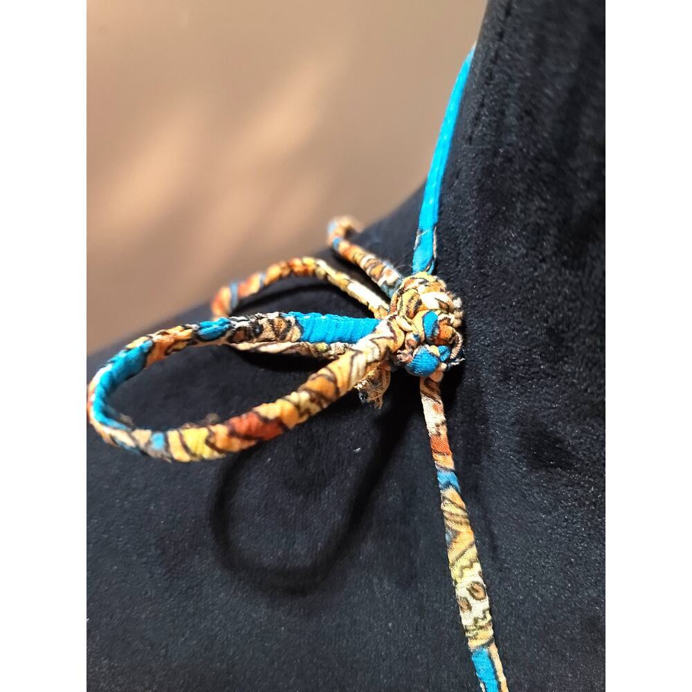 Women's Multicolor Beaded Necklace with Fabric Tie‎ Closure and Unique Design - Picture 6 of 6